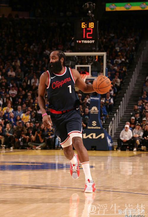 布劳恩抢断哈登 默里命中空位三分